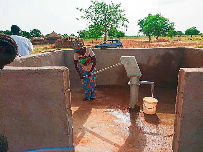 Brunnenbau Kamerun Kinderhilfswerk Ashia