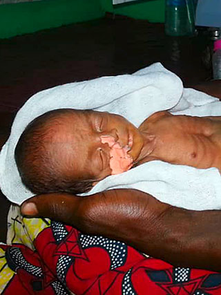verstorbenes Kind Engelskind Kamerun Tschad